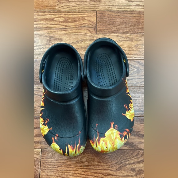 CROCS Other - CROCS Bistro Graphic Flame 🔥 Slip Resistant Unisex Clogs Sz M 8  W10